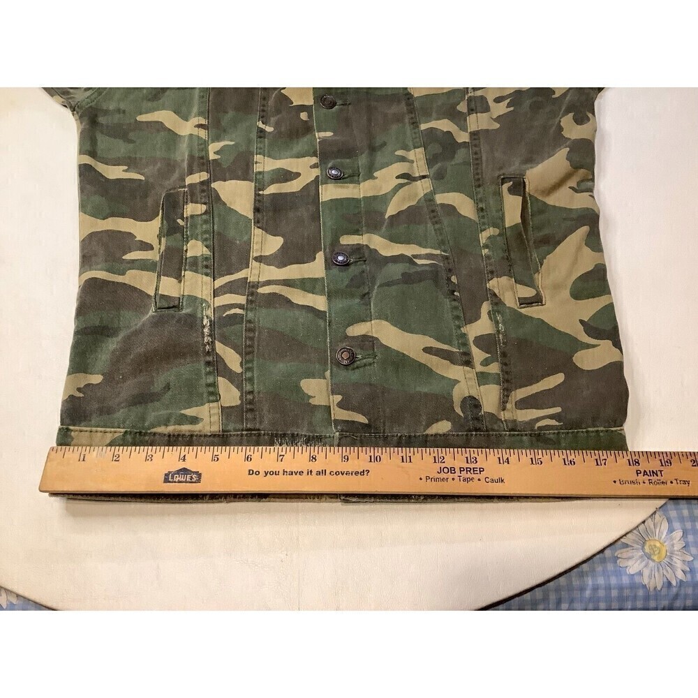 Signature Eight Shacket Shirt Jacket Camo Embroidered Floral Distressed Size S/M - Picture 8 of 10